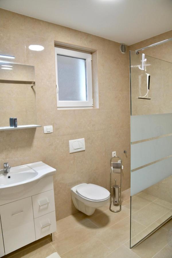 Stara Jezica Apartments With Wifi ลูบลิยานา ภายนอก รูปภาพ
